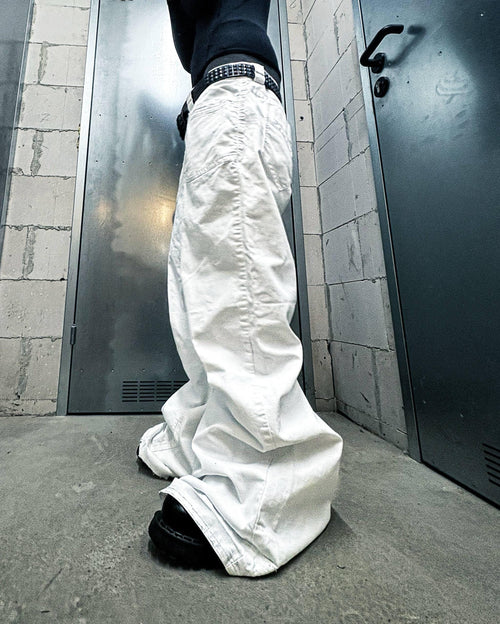 Białe, ręcznie robione jeansy z szerokimi nogawkami – Y2K Goth Alt Streetwear