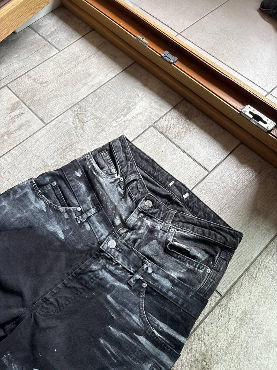 Czarne, postarzane jeansy robocze – szerokie, w stylu grunge | Podarte jeansy streetwear punk gotyk Y2K