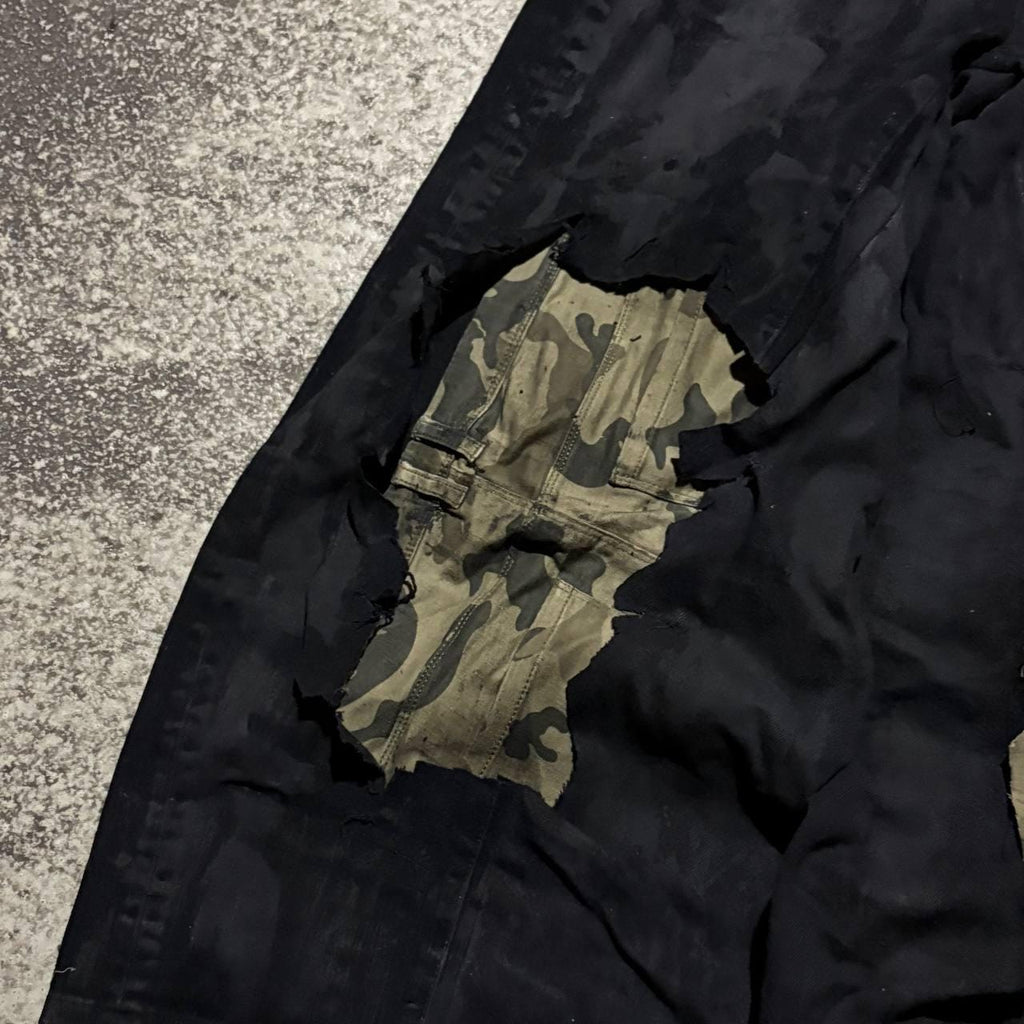 Ręcznie robione czarne jeansy dzwony w kamuflażu: spodnie gotyckie w stylu grunge z 2000 roku