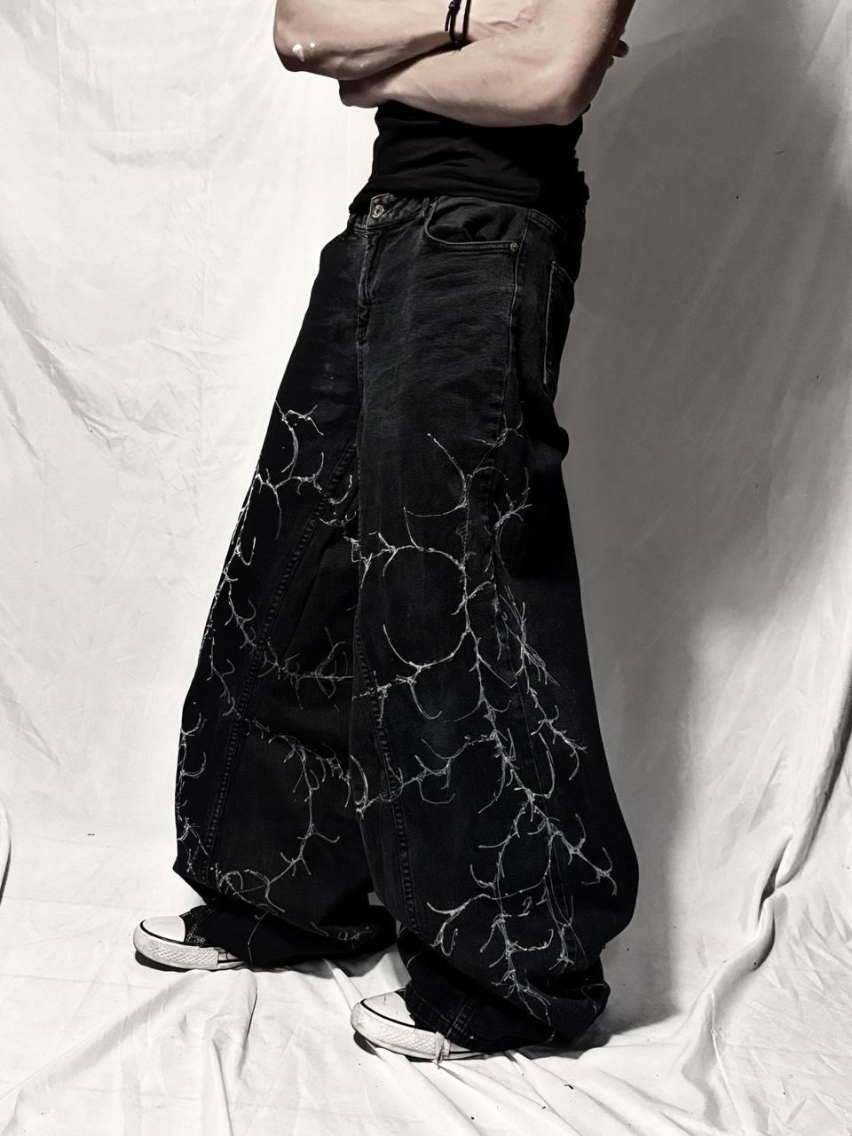 Ręcznie robione spodnie baggy z nadrukiem Cyber Sigilism: Y2K Grunge Techwear