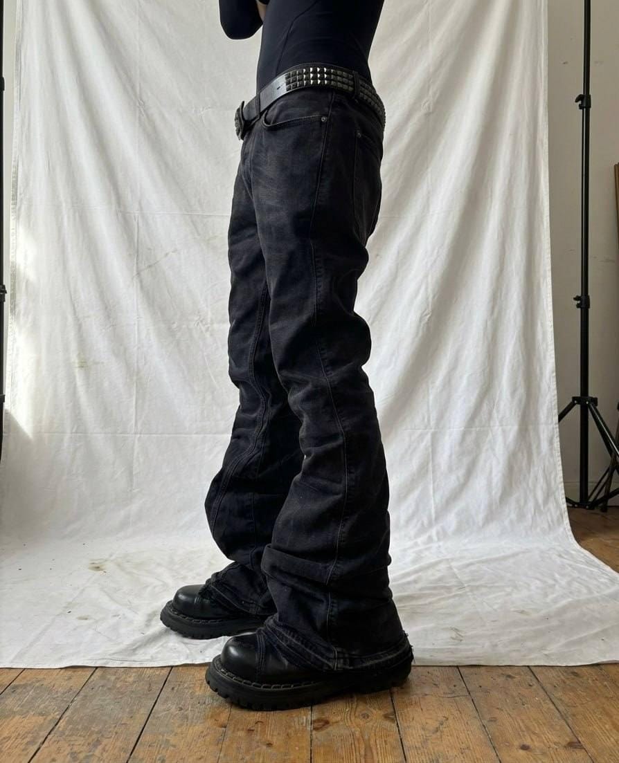 czarne rozszerzane dżinsy Ręcznie robione: Y2K Goth Punk Grunge
