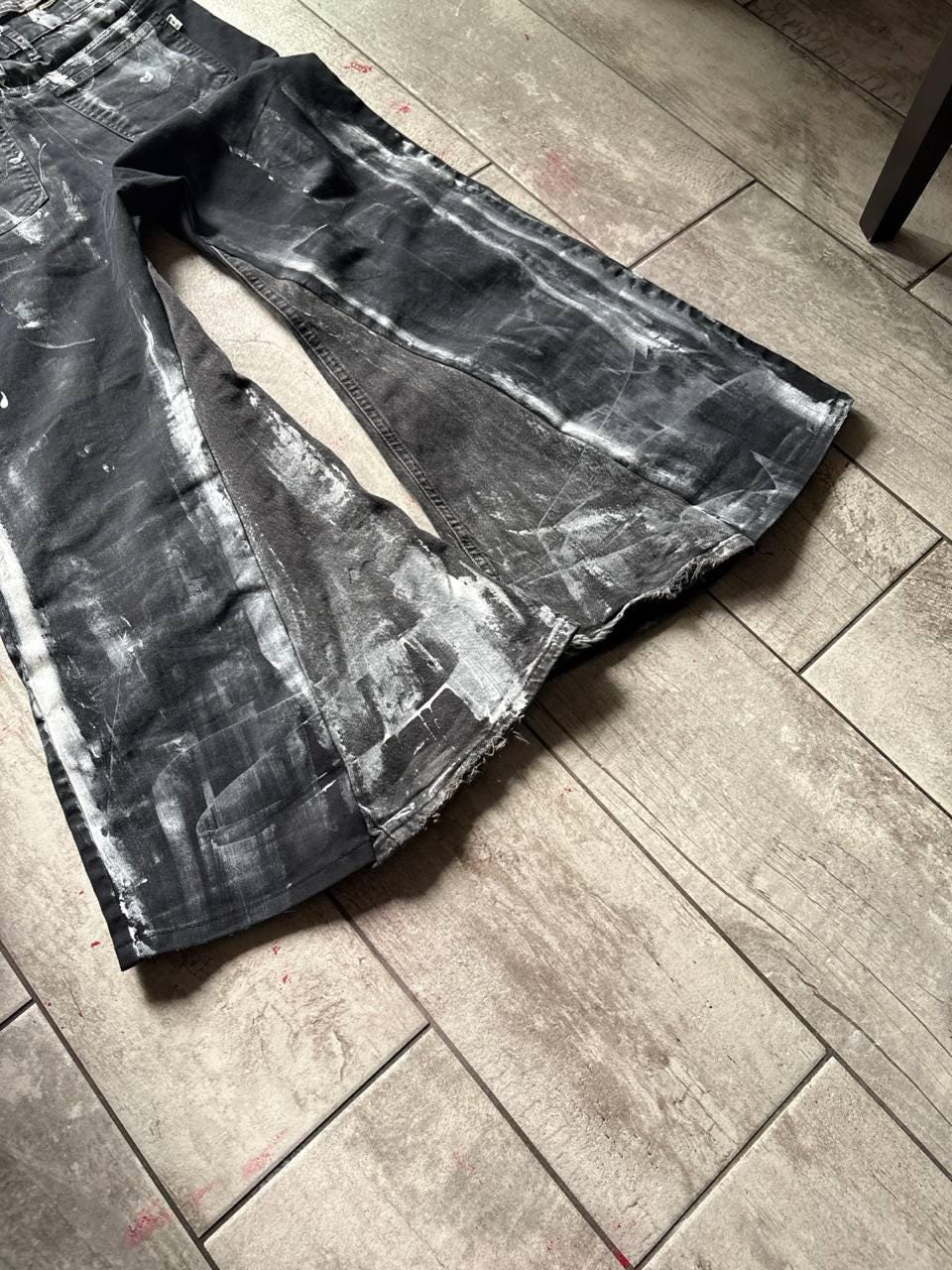 Czarne, postarzane jeansy robocze – szerokie, w stylu grunge | Podarte jeansy streetwear punk gotyk Y2K