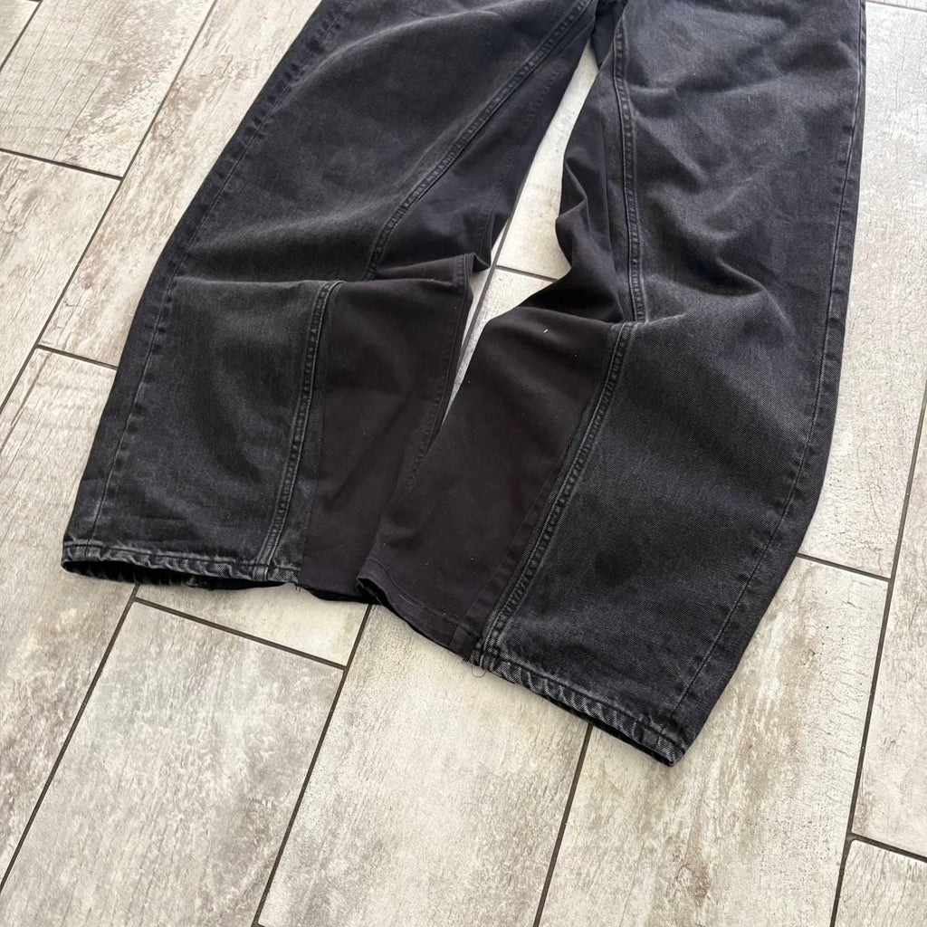 Ręcznie robione czarne, luźne jeansy: odzież uliczna w stylu gotyckim i punkowym Y2K