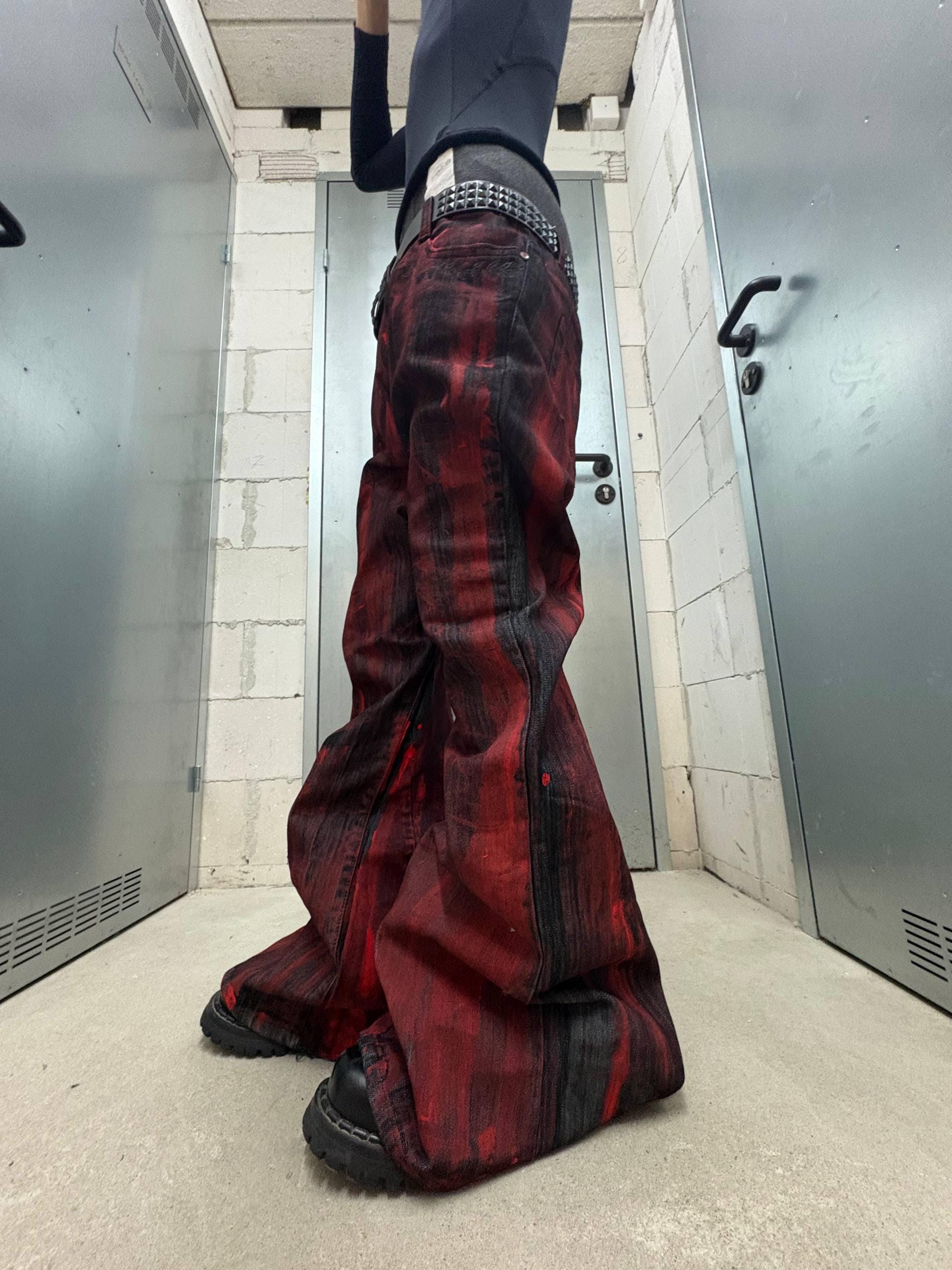 Czarno-czerwone, rozszerzane, ręcznie robione jeansy: Y2K Goth Punk Alt Streetwear