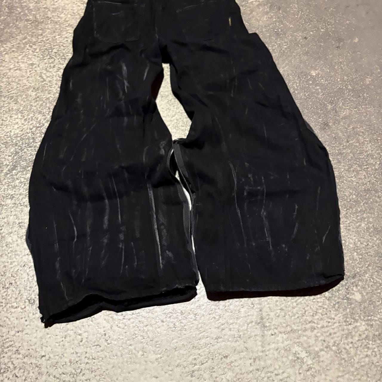 Ręcznie robione czarne, szerokie dżinsy punkowe – gotyckie, workowate, metalowa alternatywa Y2K