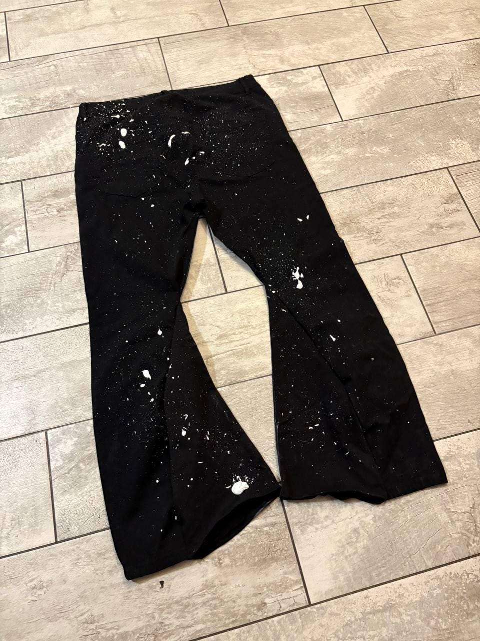 Malowane ręcznie czarne jeansy z szerokimi nogawkami – spodnie baggy streetwear w stylu grunge punk goth