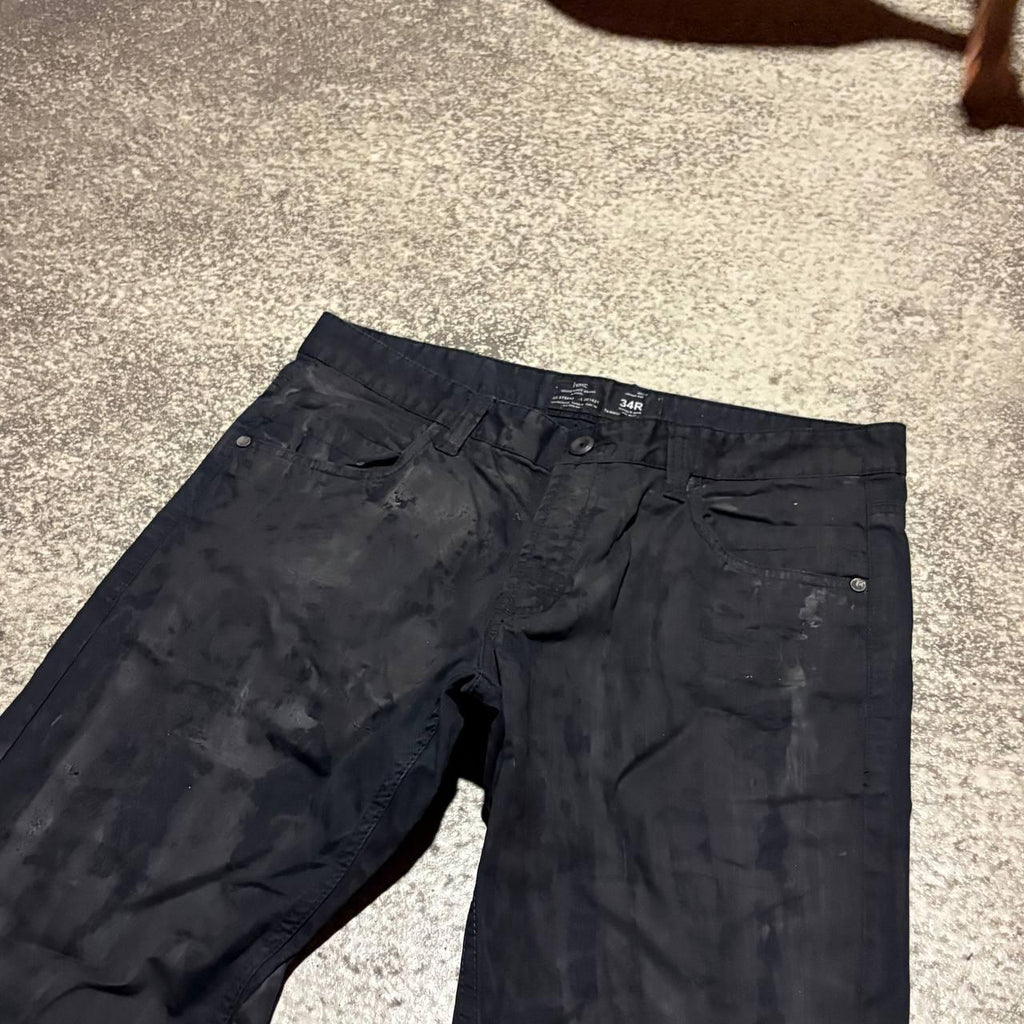 Czarne, ręcznie malowane, rozszerzane dżinsy: spodnie gotyckie w stylu grunge z 2000 r.