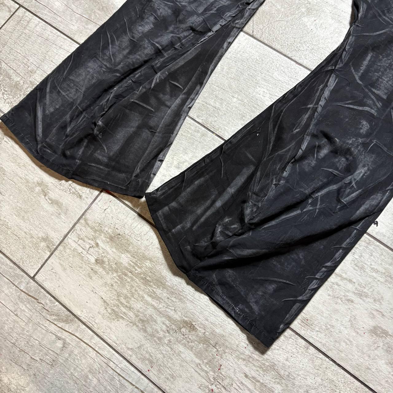 Ręcznie robione czarne, woskowane, rozszerzane jeansy: Y2K Goth Punk Alt Streetwear