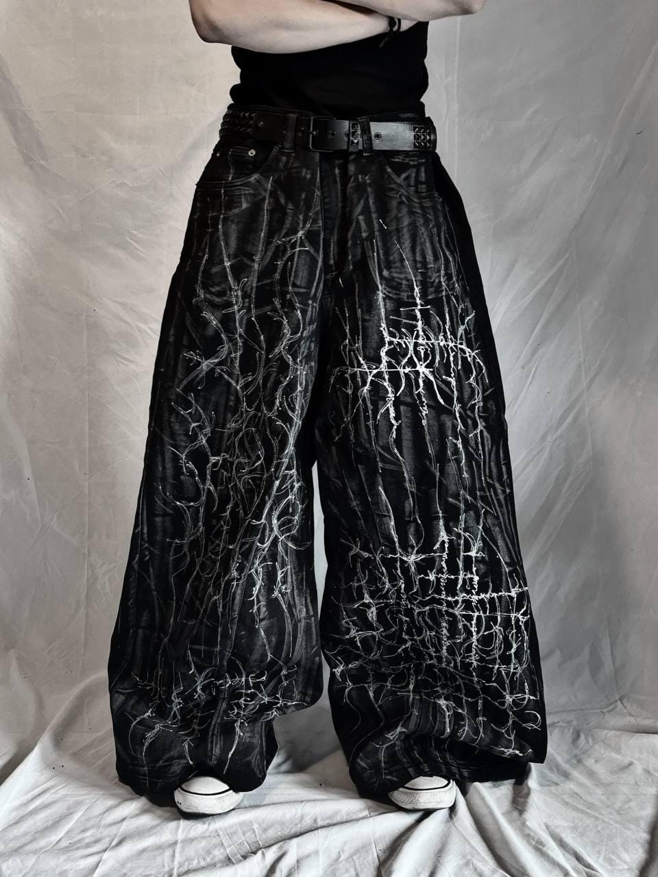 Ręcznie robione jeansy z szerokimi nogawkami i nadrukiem cybernetycznym: Goth Punk Grunge Streetwear