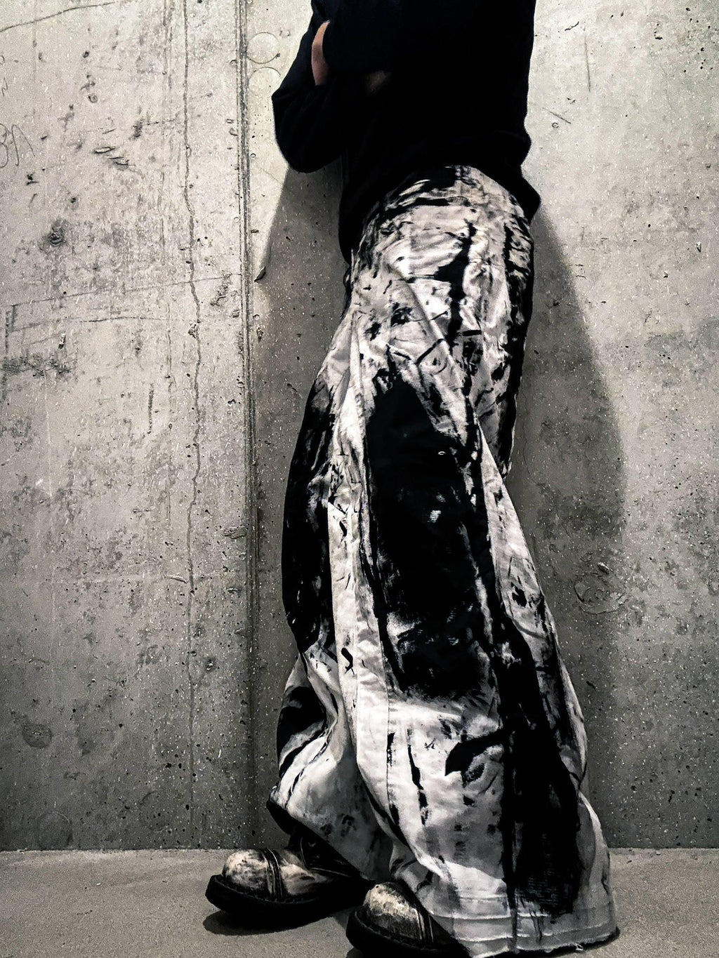 Białe jeansy z szerokimi nogawkami, ręcznie robione: Grunge Goth Y2K