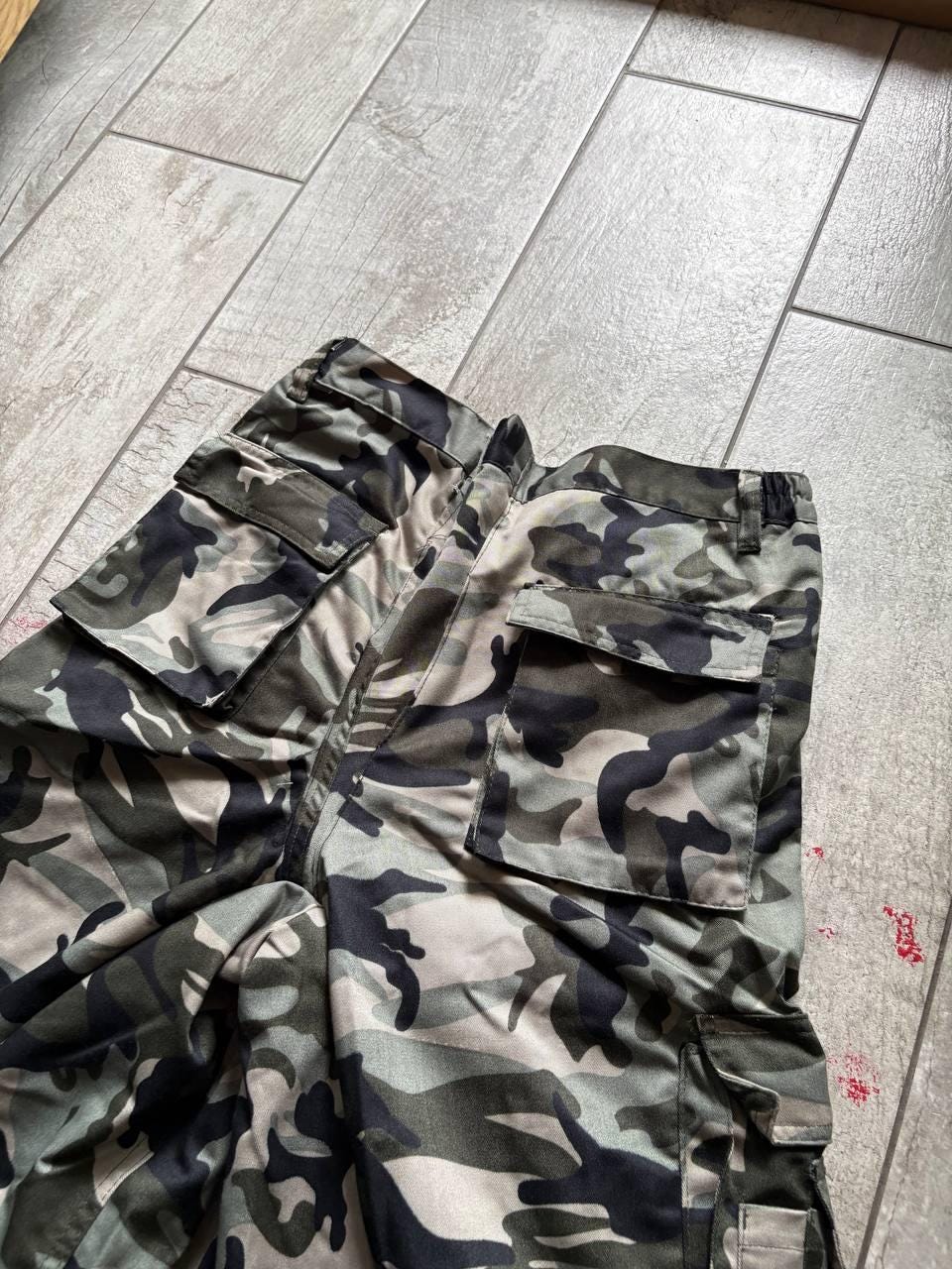 Spodnie cargo Baggy Camo: styl vintage grunge z 2000 r. w stylu wojskowym