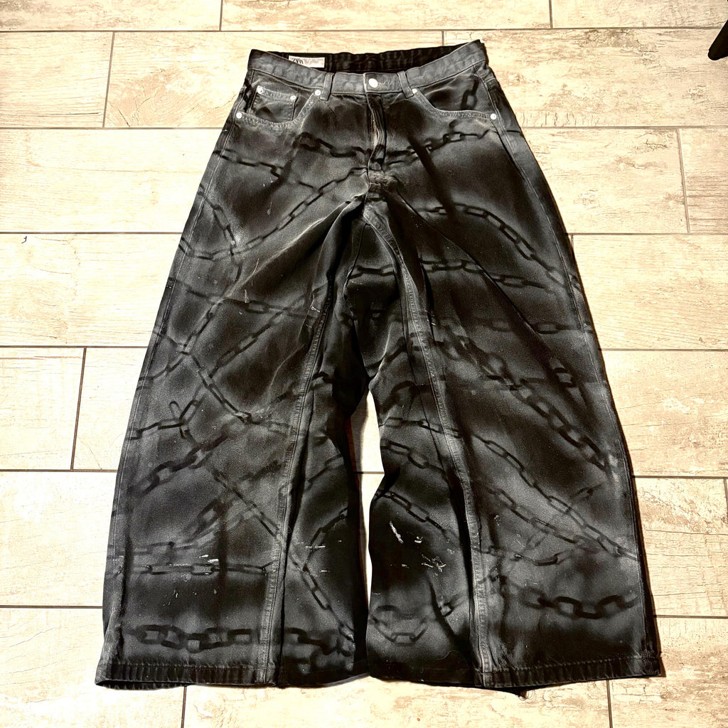 Czarne, szerokie jeansy punkowe: Gotycki styl Y2K, alternatywna odzież uliczna, ręcznie robione