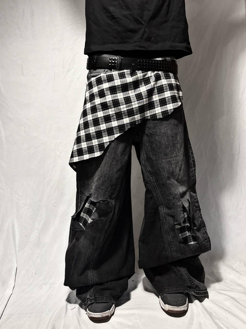 Ręcznie robione czarne dżinsy typu baggy z łatką w kratę: punk gotycki grunge z roku 2000