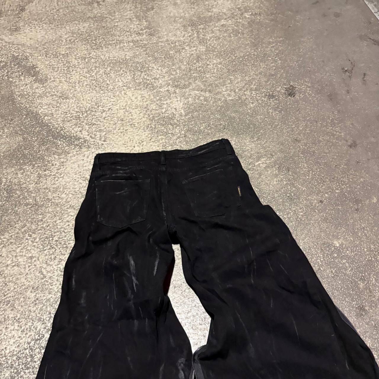 Ręcznie robione czarne, szerokie dżinsy punkowe – gotyckie, workowate, metalowa alternatywa Y2K