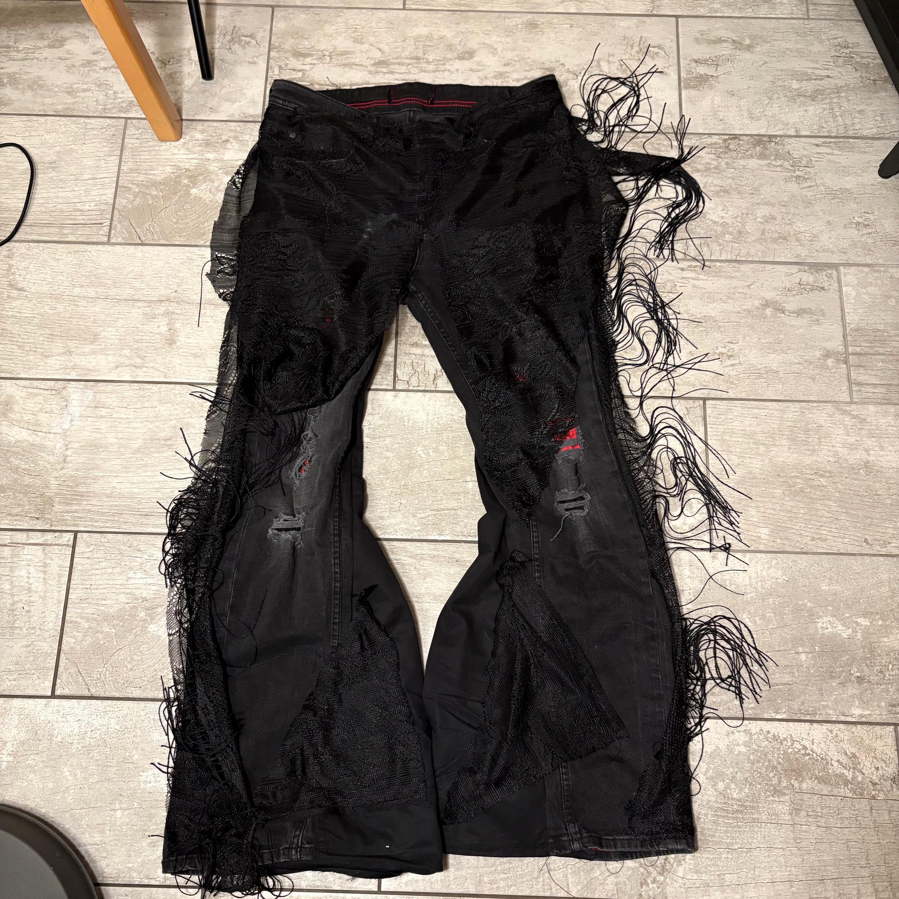 Czarne, szerokie spodnie z nogawkami – ręcznie robione, grunge'owe dżinsy typu baggy flare w stylu Y2K, alternatywa dla streetwearu