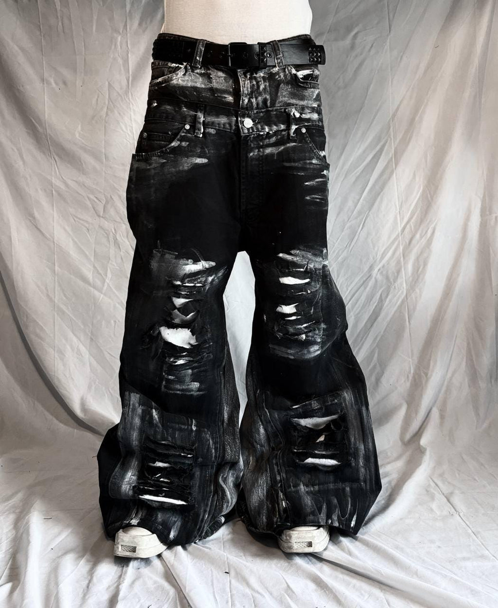 Czarne, postarzane jeansy robocze – szerokie, w stylu grunge | Podarte jeansy streetwear punk gotyk Y2K