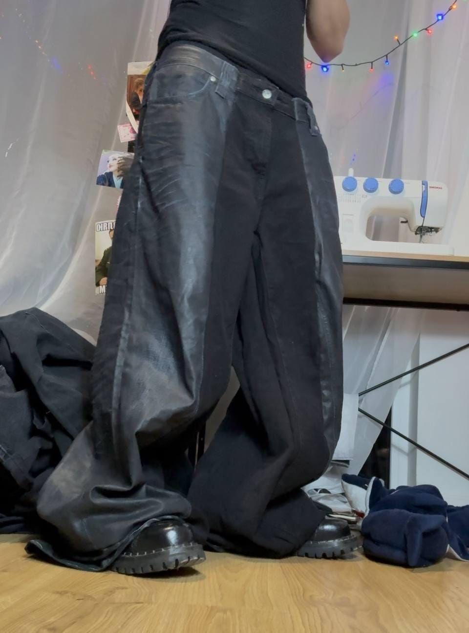 Czarne, luźne jeansy, ręcznie robione: Y2K Goth Punk Streetwear