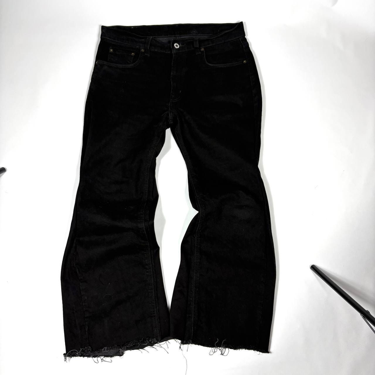 Ręcznie robione czarne dzwony jeansowe: Y2K Goth Punk Alt Streetwear