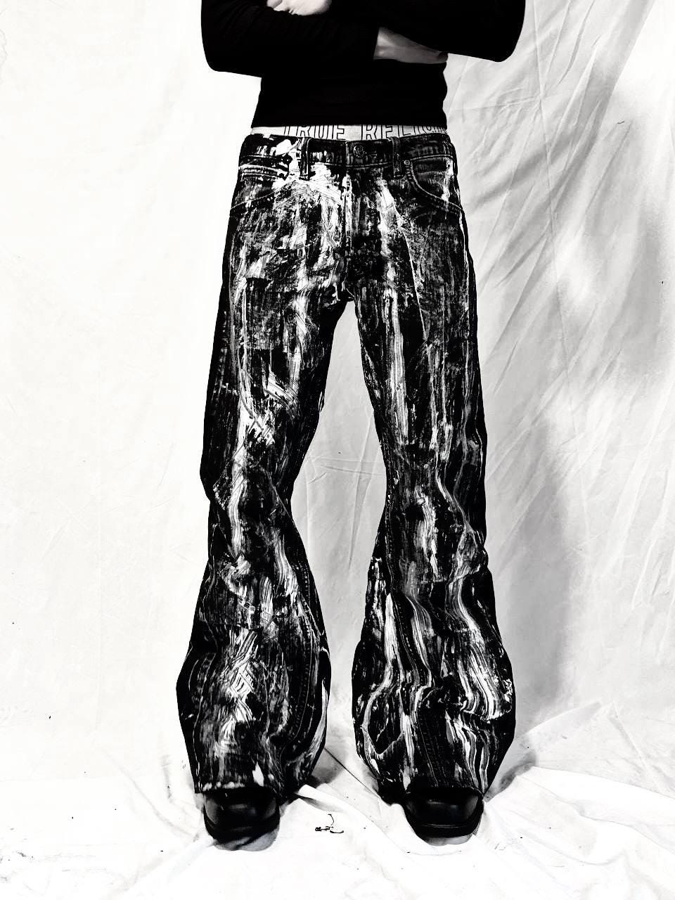 Malowane ręcznie czarne jeansy z szerokimi nogawkami – spodnie baggy streetwear w stylu grunge punk goth