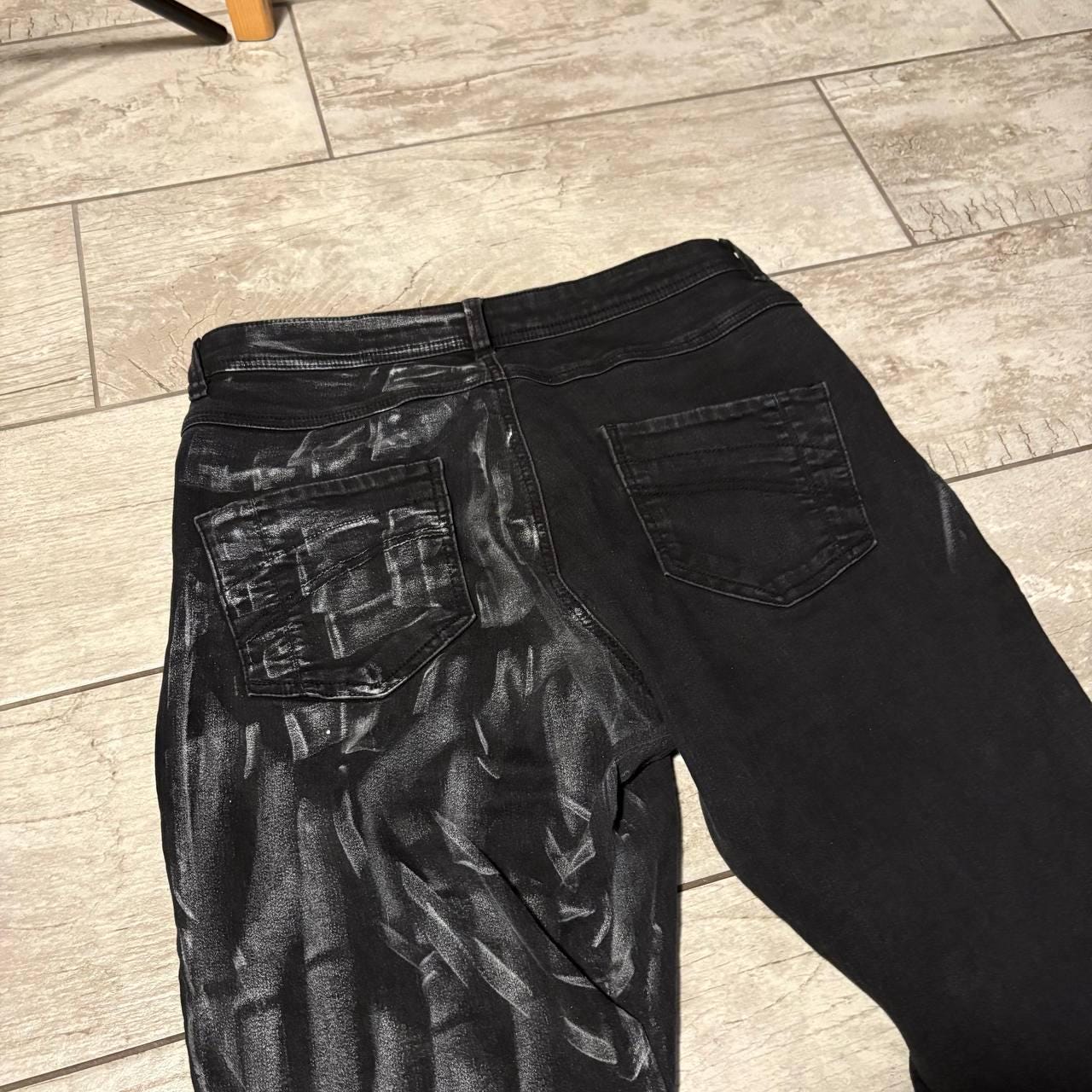 Ręcznie robione woskowane czarne spodnie z szerokimi nogawkami: Gotycki styl Y2K Alt Streetwear