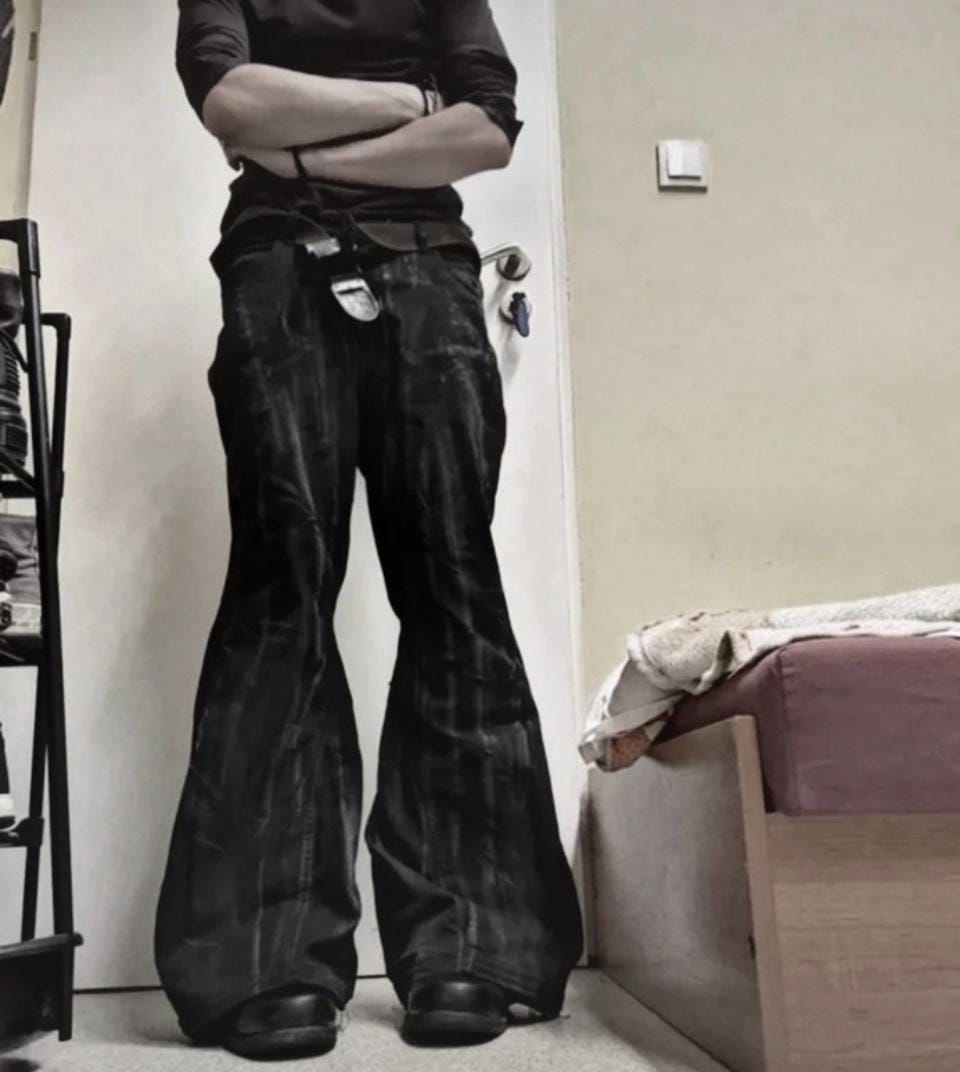 Spodnie z szerokimi nogawkami w kolorze czarnym, woskowanym – ręcznie robione, w stylu grunge Y2K, luźne, rozkloszowane dżinsy, alternatywa dla streetwearu