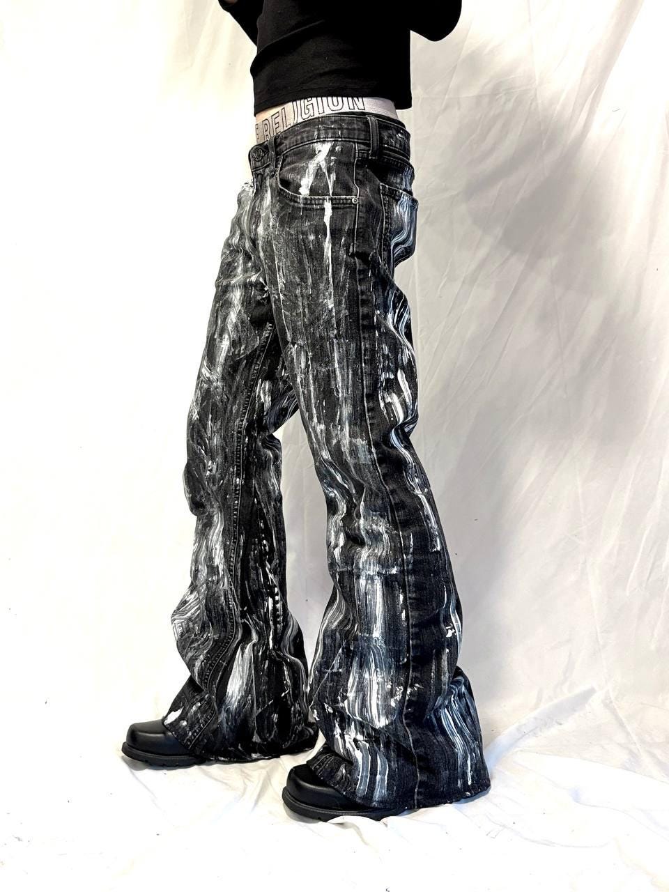 Malowane ręcznie czarne jeansy z szerokimi nogawkami – spodnie baggy streetwear w stylu grunge punk goth