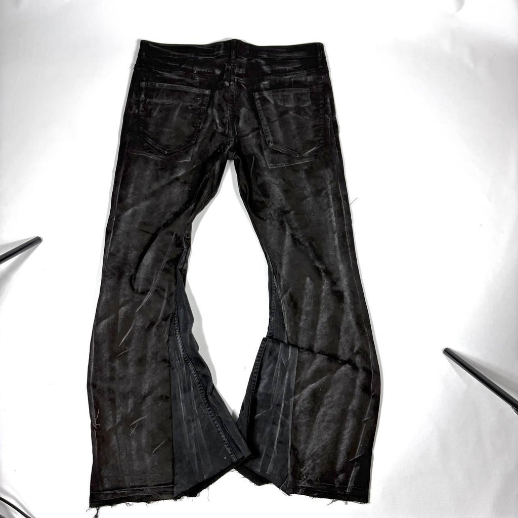 Ręcznie robione czarne woskowane rozszerzane jeansy: Streetwear w stylu grunge z epoki Y2K