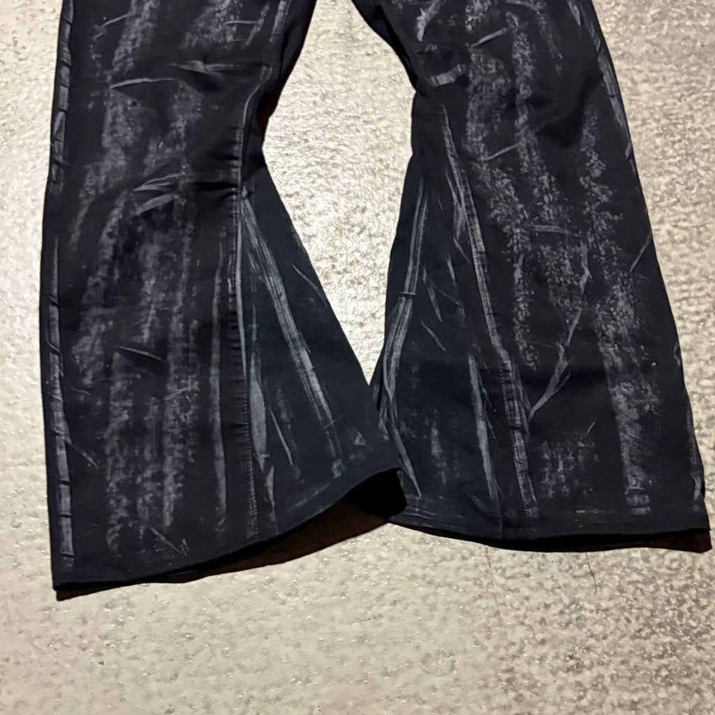 Ręcznie robione czarne woskowane rozszerzane jeansy: Streetwear w stylu grunge z epoki Y2K